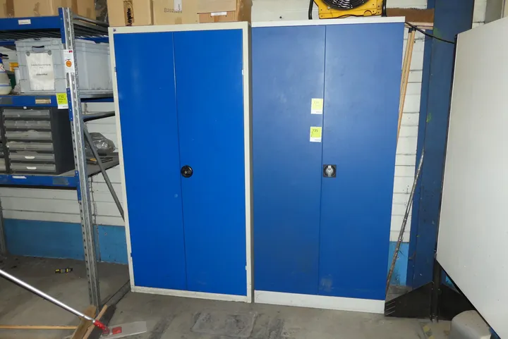 2x Metallschrank, ohne Inhalt